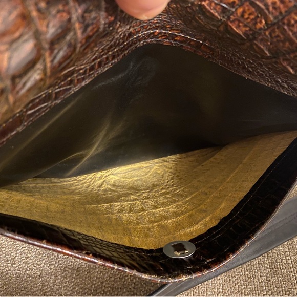 Beautiful Handcrafted Flap Crossbody Bag - Picture 9 of 16